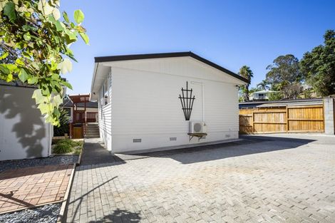 Photo of property in 43 Valley View Road, Glenfield, Auckland, 0629