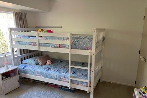 Photo of property in 35 Rifleman Rise, Unsworth Heights, Auckland, 0632