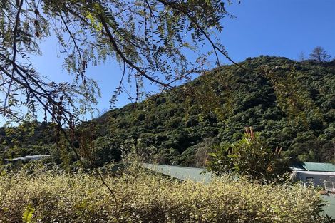 Photo of property in 21 Amelia Crescent, Waikawa, Picton, 7220