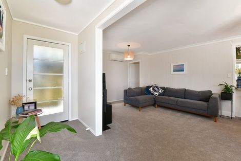 Photo of property in 25 Downer Street, Helensville, 0800