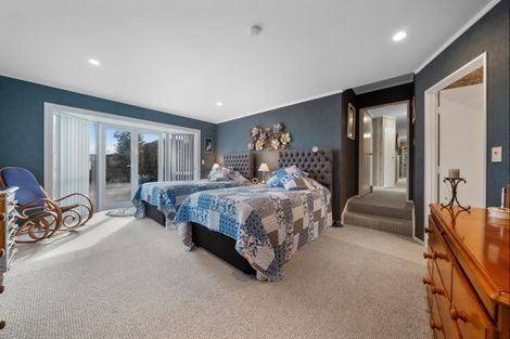 Photo of property in 33 Heta Road, Highlands Park, New Plymouth, 4312