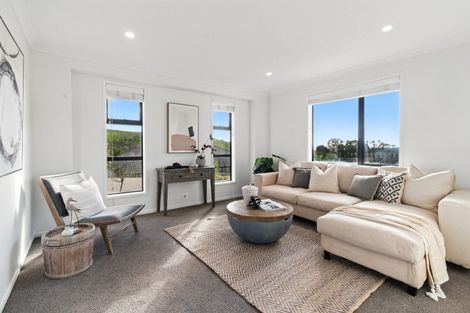 Photo of property in 35 Ballintoy Park Drive, Welcome Bay, Tauranga, 3175