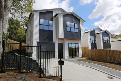 Photo of property in 1b Kirkdale Place, Northcross, Auckland, 0632