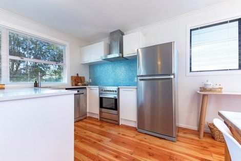 Photo of property in 22 Stottholm Road, Titirangi, Auckland, 0604