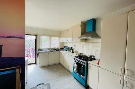 Photo of property in 2/15 Waterview Road West, Takanini, 2112