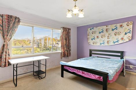 Photo of property in 5 Margan Avenue, New Lynn, Auckland, 0600