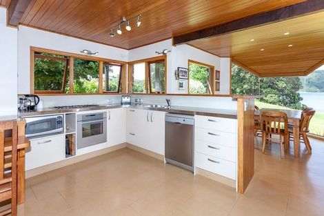 Photo of property in 203 Moana Anu Anu Avenue, Whangamata, 3620