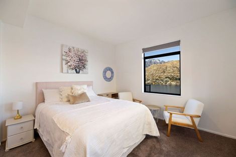 Photo of property in 22 Golden Terrace, Queenstown, 9300