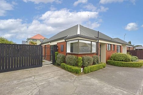 Photo of property in 2/6 Gatonby Place, Avonhead, Christchurch, 8042