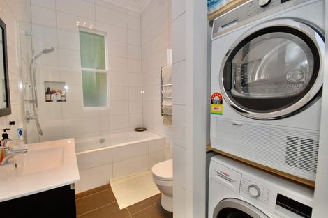 Photo of property in 20 Sulphur Beach Road, Northcote Point, Auckland, 0627