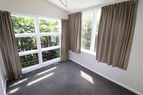 Photo of property in 211 The Parade, Island Bay, Wellington, 6023