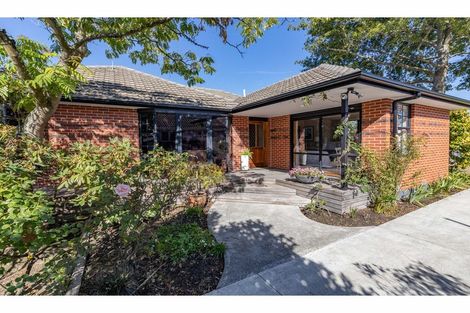 Photo of property in 84 Maidstone Road, Ilam, Christchurch, 8041