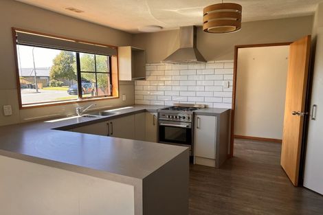 Photo of property in 15 Sheraton Place, Redwood, Christchurch, 8051