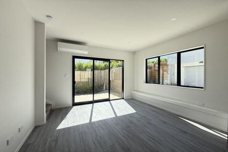 Photo of property in 33c Garadice Road, Rothesay Bay, Auckland, 0630