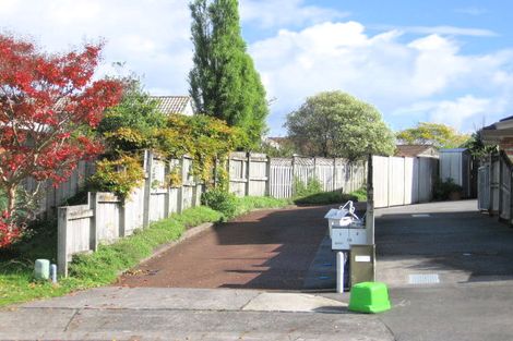 Photo of property in 1/21 Kookaburra Place, Botany Downs, Auckland, 2010