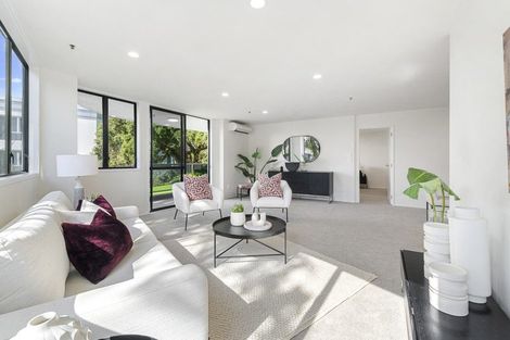 Photo of property in 5c The Promenade, Takapuna, Auckland, 0622