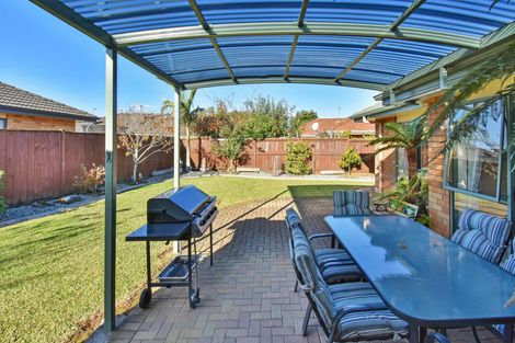 Photo of property in 33 Sandwick Drive, Weymouth, Auckland, 2103