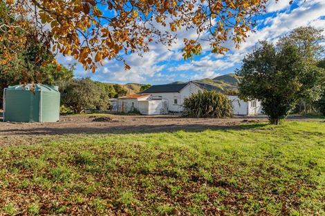 Photo of property in 172 Moeraki Road, Hinakura, Martinborough, 5784