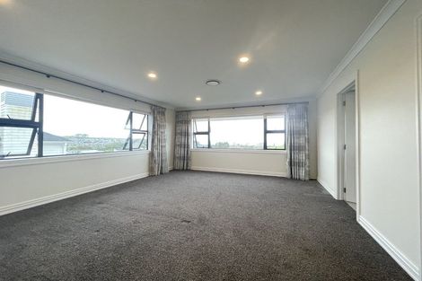 Photo of property in 39 Headland Drive, Long Bay, Auckland, 0630