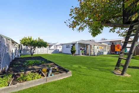 Photo of property in 710 Heretaunga Street East, Parkvale, Hastings, 4122