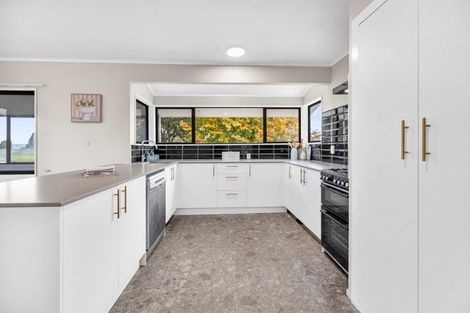 Photo of property in 2 Bronte Place, Owhata, Rotorua, 3010