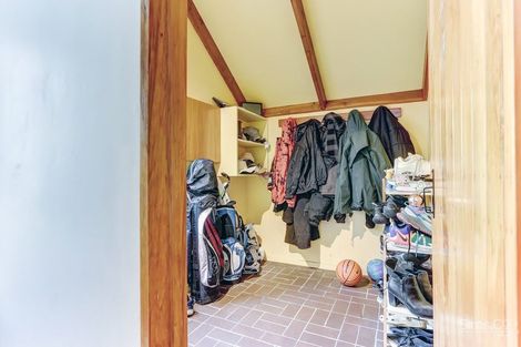 Photo of property in 235 No 2 Line, Okoia, Whanganui, 4572