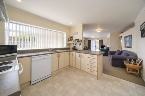 Photo of property in 9a Saint Pauls Court, Highbury, Palmerston North, 4412