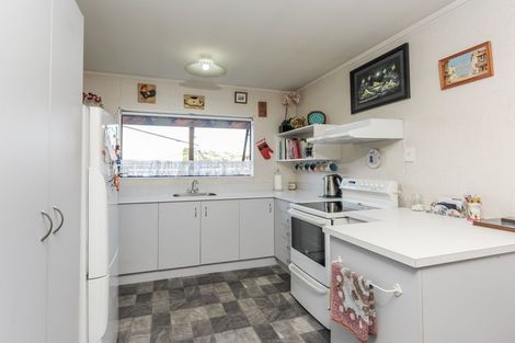 Photo of property in 2/83 Glendale Road, Glen Eden, Auckland, 0602