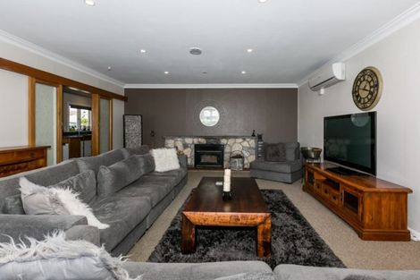 Photo of property in 6 Oxford Street, Taradale, Napier, 4112