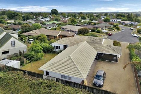 Photo of property in 16 Randell Place, Te Puke, 3119