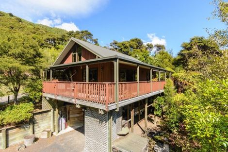 Photo of property in 11 Amelia Crescent, Waikawa, Picton, 7220