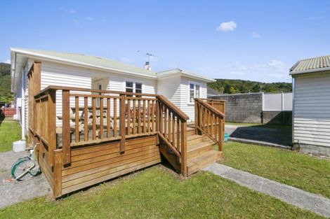 Photo of property in 16 Hay Street, Wainuiomata, Lower Hutt, 5014