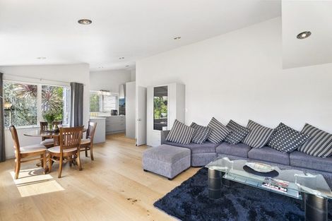 Photo of property in 1/28a Tamahere Drive, Glenfield, Auckland, 0629