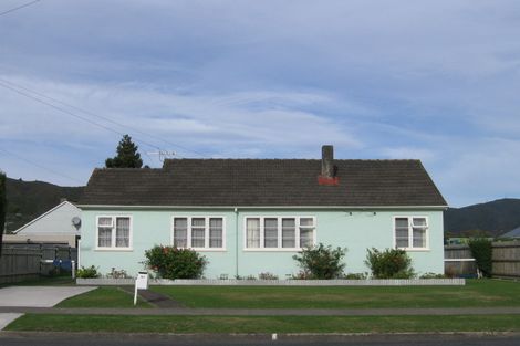 Photo of property in 10 Churton Crescent, Taita, Lower Hutt, 5011