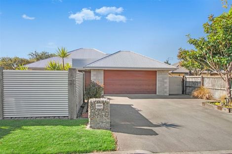 Photo of property in 14 James Drive, Woodend, 7610