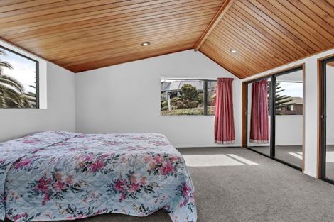 Photo of property in 88 Penruddock Rise, Westmorland, Christchurch, 8025