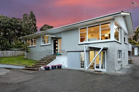 Photo of property in 12 Havelle Avenue, Titirangi, Auckland, 0604