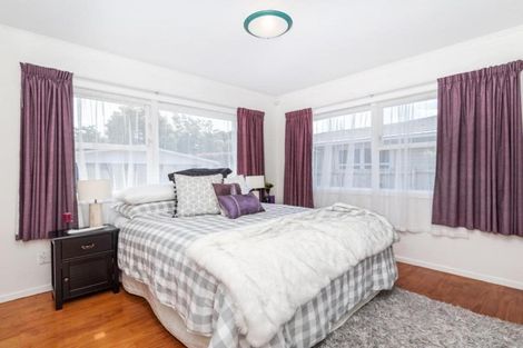 Photo of property in 6 Gill Avenue, Te Atatu Peninsula, Auckland, 0610