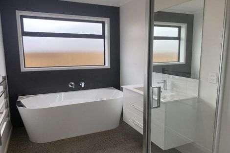 Photo of property in 36 Taurangawaka Road, One Tree Point, 0118