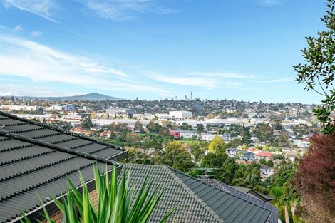 Photo of property in 86 San Valentino Drive, Henderson, Auckland, 0612