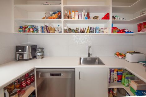 Photo of property in 5 Farnworth Terrace, Churton Park, Wellington, 6037