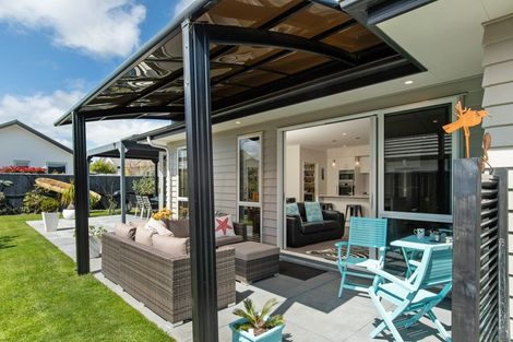 Photo of property in 77 Sandhurst Drive, Papamoa Beach, Papamoa, 3118