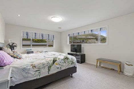 Photo of property in 9 Yarnbrook Grove, Churton Park, Wellington, 6037