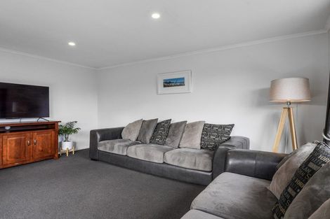 Photo of property in 2/9 Cassidy Place, Belfast, Christchurch, 8051