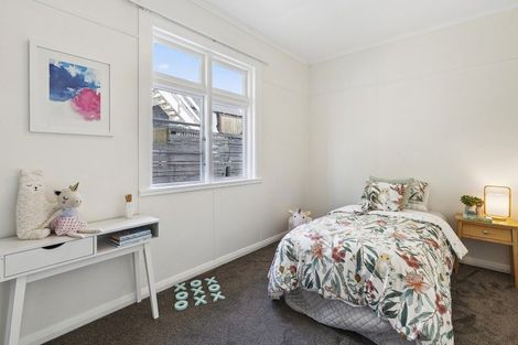 Photo of property in 22 Reef Street, Island Bay, Wellington, 6023