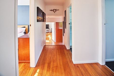 Photo of property in 17 Horokiwi Road West, Newlands, Wellington, 6037