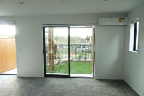 Photo of property in 2/41 Kervil Avenue, Te Atatu Peninsula, Auckland, 0610