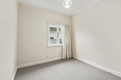 Photo of property in 37 Glamis Avenue, Strathmore Park, Wellington, 6022