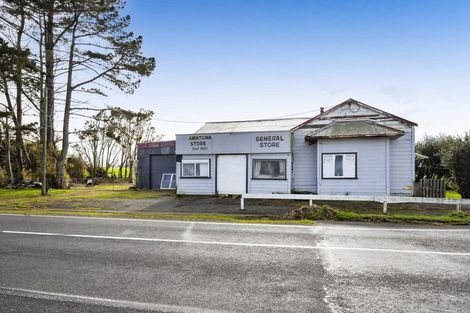 Photo of property in 2124 Eltham Road, Awatuna, Hawera, 4679
