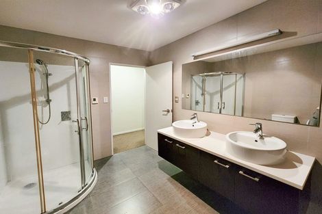 Photo of property in 42 Borneo Drive, Fairview Heights, Auckland, 0632
